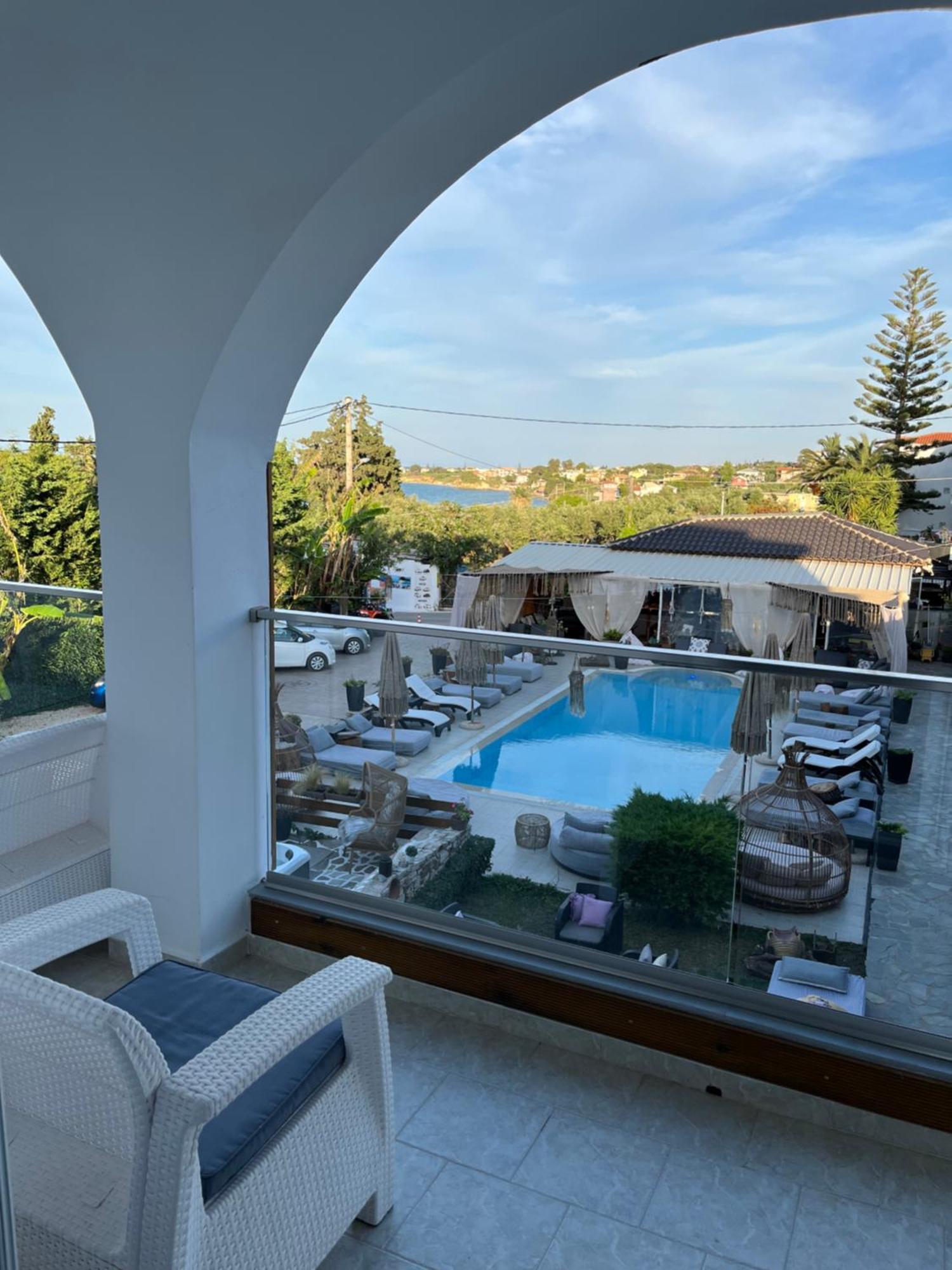Villa Corali Apartments Sea Breath & Pool อามูดี ภายนอก รูปภาพ