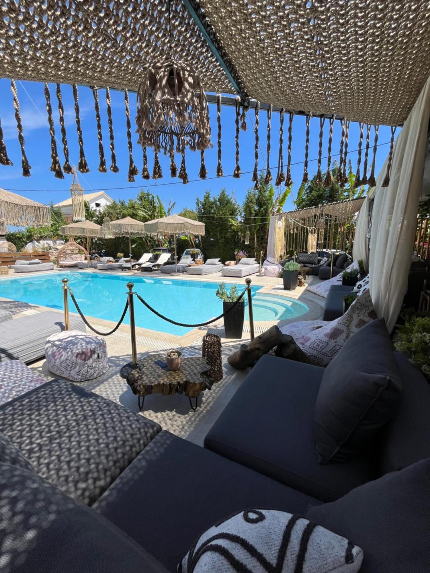 Villa Corali Apartments Sea Breath & Pool อามูดี ภายนอก รูปภาพ