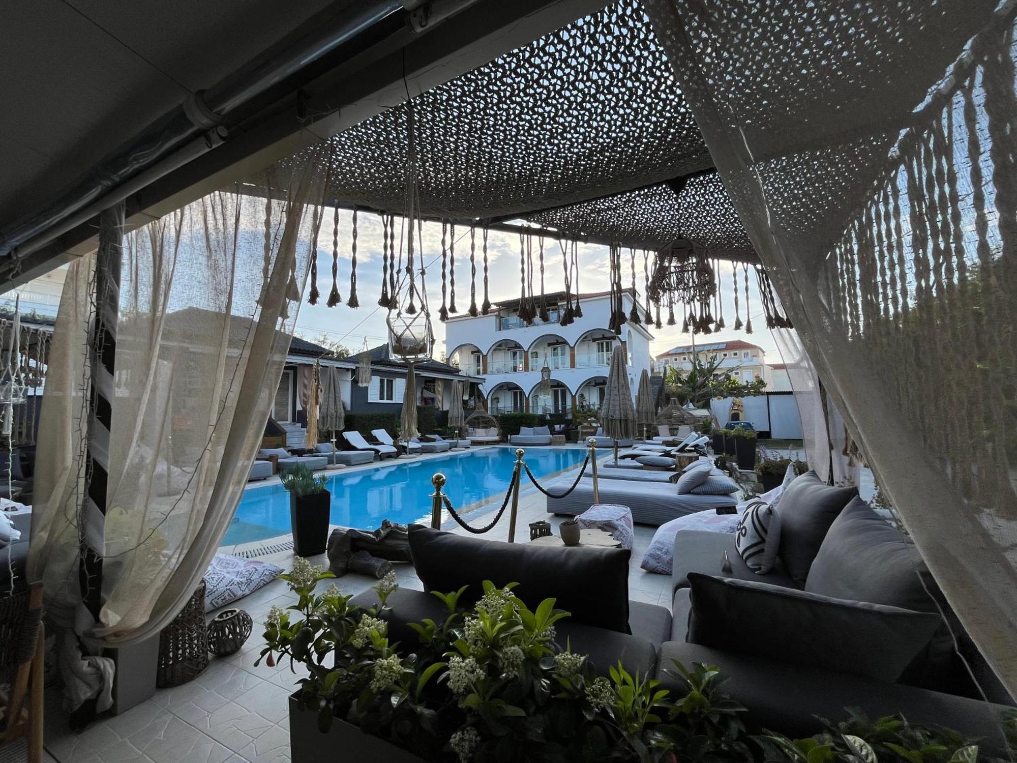 Villa Corali Apartments Sea Breath & Pool อามูดี ภายนอก รูปภาพ